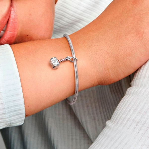 marvel-s-avengers-pendentif-marteau-de-thor-charm-790483c01