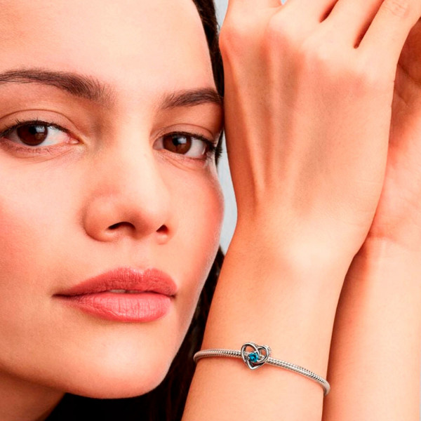 charm-herz-und-verschlungene-edelsteine-793744c01