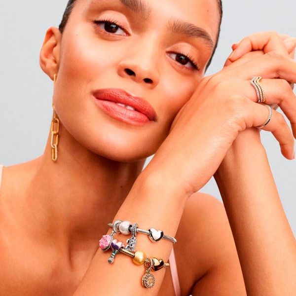 ciondolo-con-torta-di-buon-compleanno-763787c01