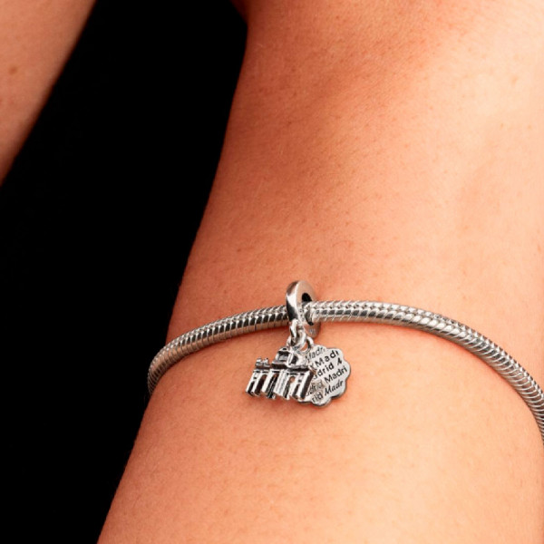 puerta-de-alcala-pendant-charm-793921c01