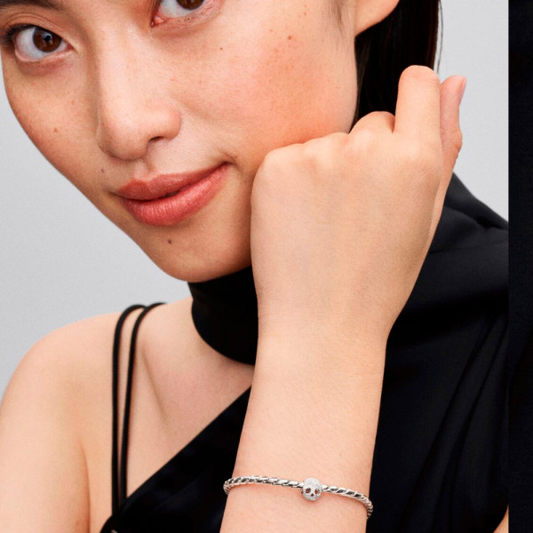 charm-mini-strukturierter-totenkopf-794040c00