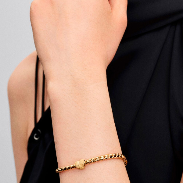 mini-ciondolo-a-forma-di-cuore-con-rivestimento-in-oro-14k-testurizzato-764000c00