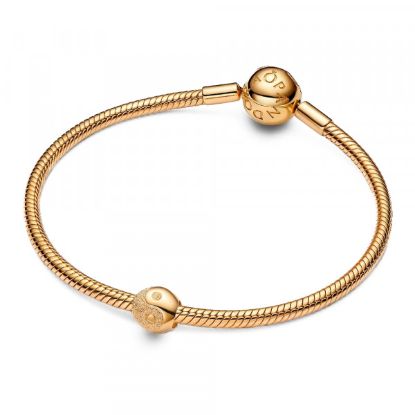 charm-mini-yin-and-yang-texture-764045c00