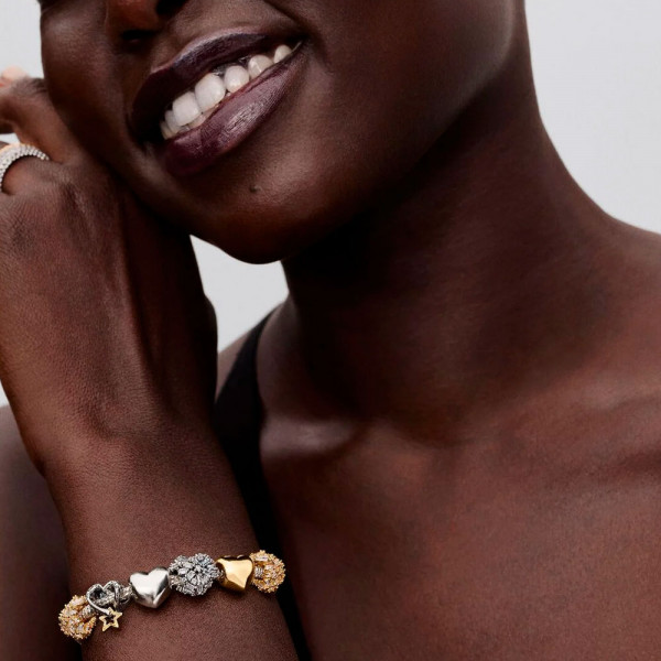 ciondolo-a-forma-di-cuore-scintillante-764240c01