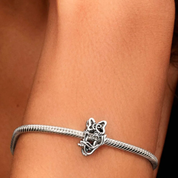 disneys-daisy-duck-filigran-charm