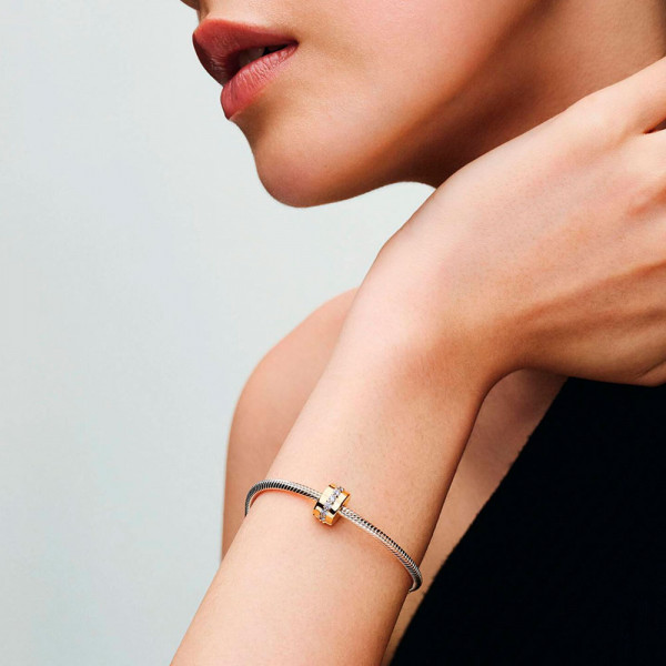 breloque-fila-clip-transparente-et-scintillante-761972c01