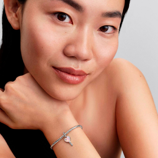 ciondolo-a-forma-di-chiave-a-forma-di-cuore-opalescente