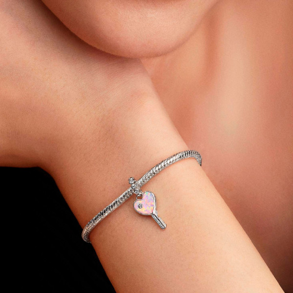 pendentif-cle-en-forme-de-coeur-opalescent