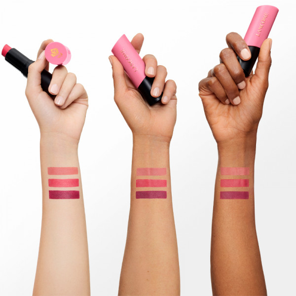 paleczki-w-ksztalcie-teint-idole-roz-w-sztyfcie