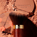 terracota-light-los-polvos-iluminadores-efecto-buena-cara-natural-96-de-ingredientes-de-origen-natural