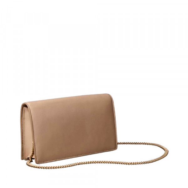cartera-de-cadena-con-monograma