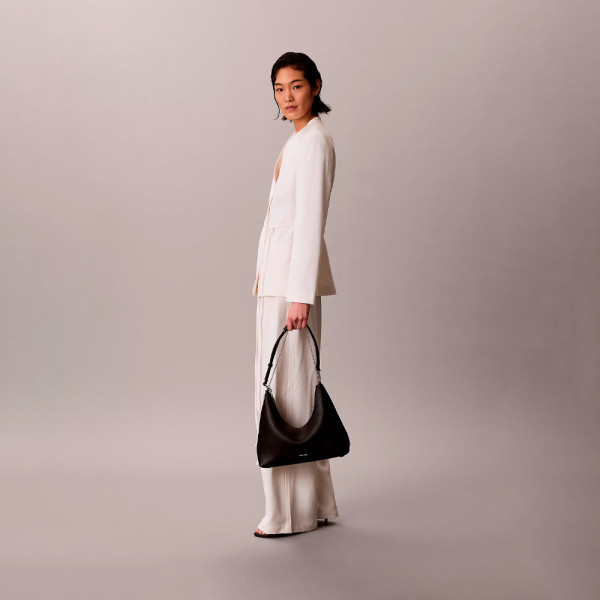 hobo-bag-with-pebble-jewelry-chain