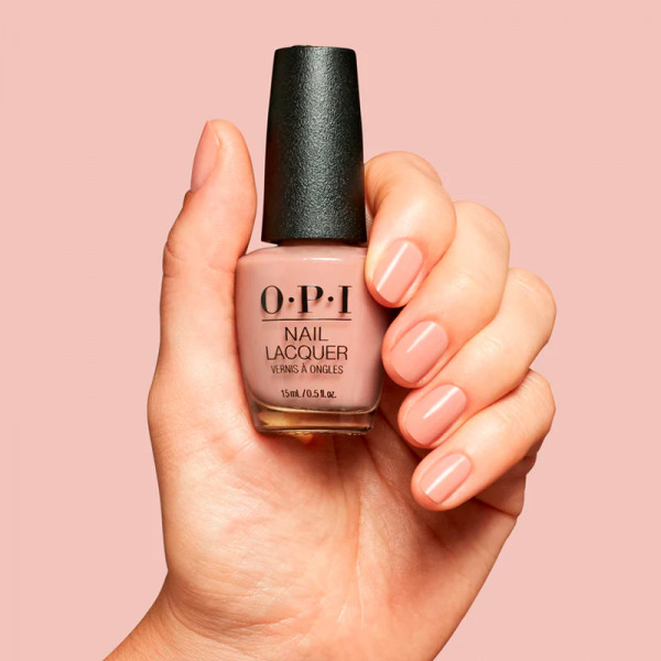nail-lacquer-put-it-in-airplane-mode