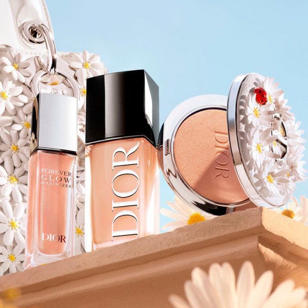 dior-forever-glow-maximizer-enlumineur-liquide-longue-tenue