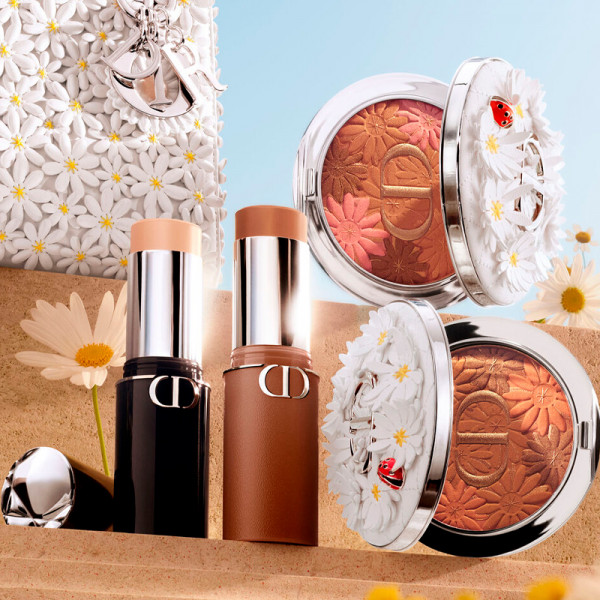 dior-forever-nude-bronze-glow-edition-limitee-poudre-bronzante-fini-eclatant-naturel-effet-bronzant-longue-duree