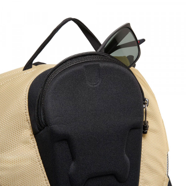 bathroom-sink-backpack