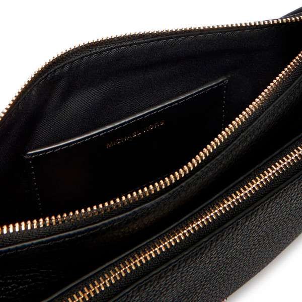 mittelgrosse-wandelbare-jet-set-schultertasche-aus-genarbtem-leder