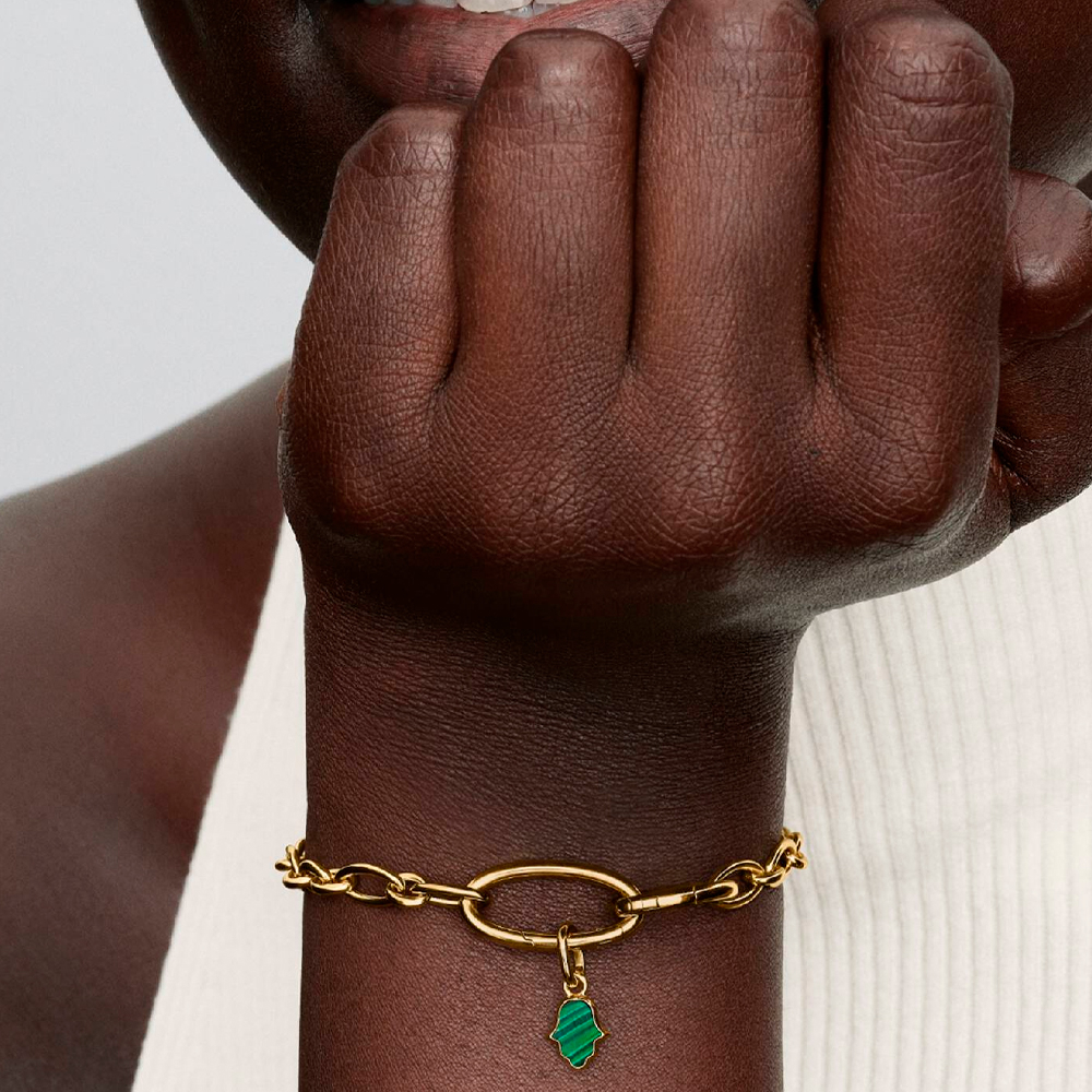 Pandora Mini colgante con forma de mano 764612C01 – imagen 2