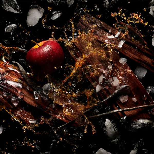 apple-brandy-on-the-rocks