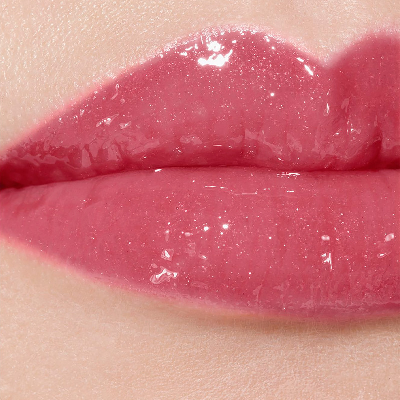 rouge-coco-gloss-moisturizing-lip-gloss