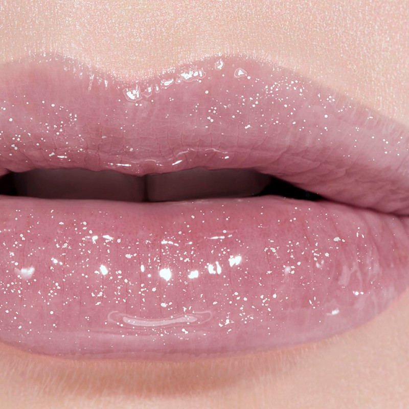rouge-coco-gloss-moisturizing-lip-gloss