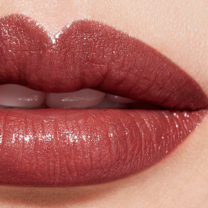 rouge-coco-langdurige-satijnen-lippenstift-hydraterende-en-gladmakende-behandeling