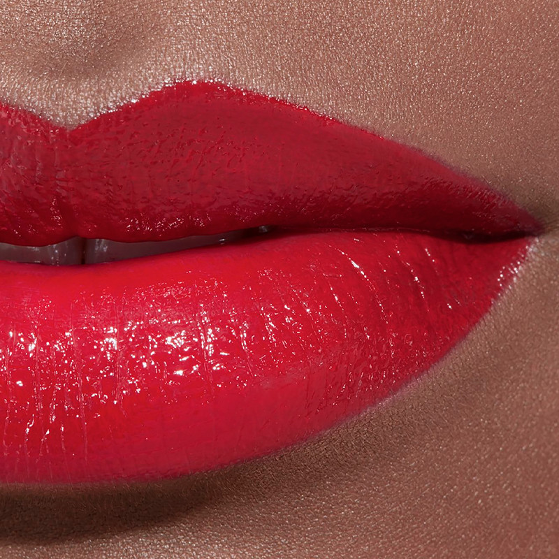 rouge-coco-langdurige-satijnen-lippenstift-hydraterende-en-gladmakende-behandeling