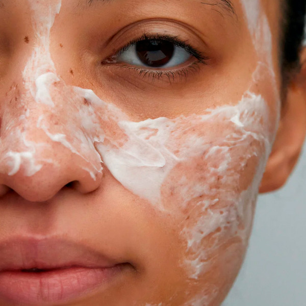 moisturizing-mask-hydrating-face-mask