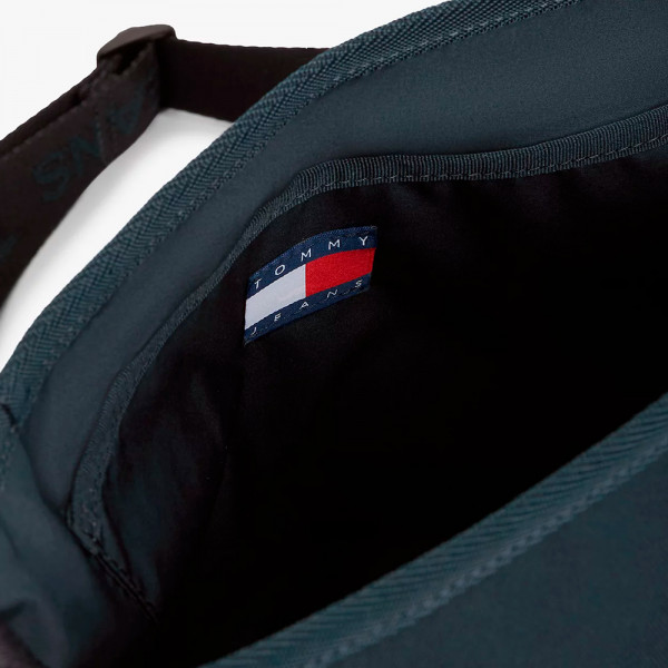 bolso-mensajero-essential-con-logo