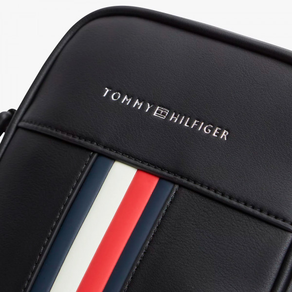 bolsa-de-ombro-estilo-reporter-com-alca-diferenciada