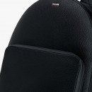 mochila-con-insignia-y-cinta-distintiva