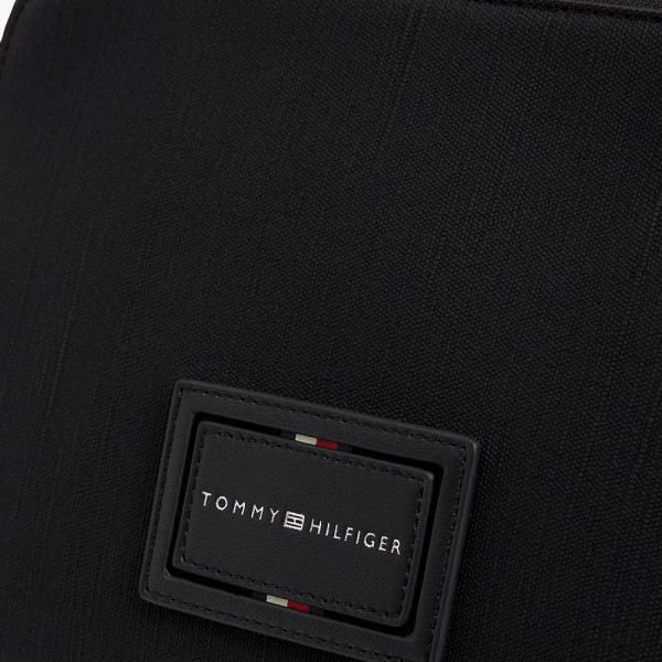 zaino-con-patch-logo