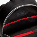 sac-a-dos-avec-logo-metallique