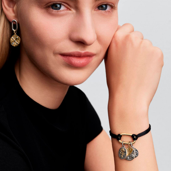 gliederarmband-das-sich-offnen-lasst-564680c01