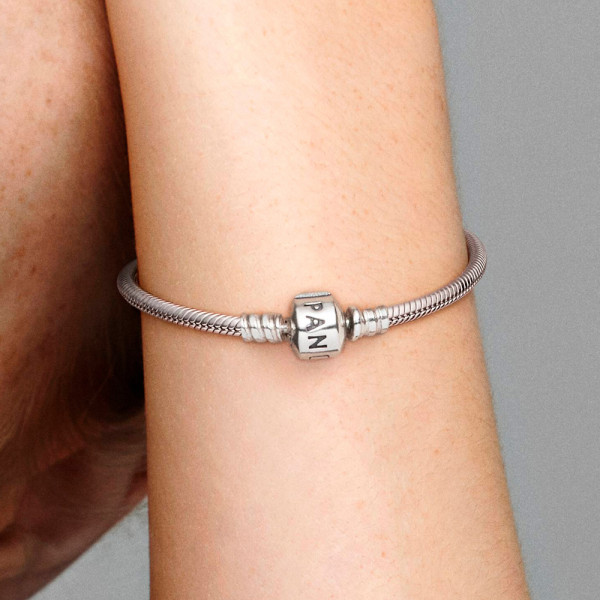 pulseira-pandora-moments-com-corrente-de-cobra-e-fecho-de-barril-594593c00