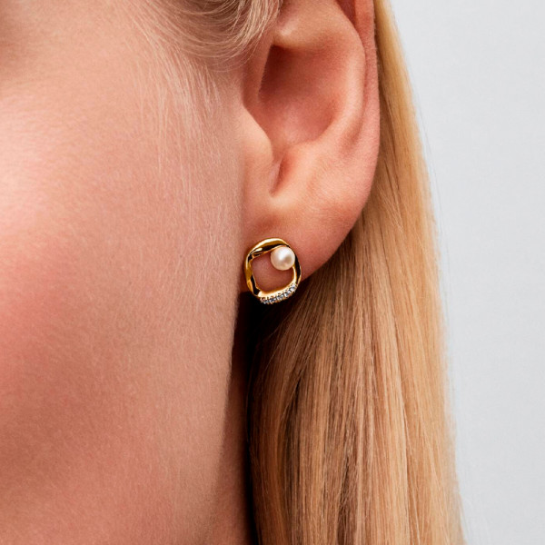 pendientes-de-boton-circulo-forma-organica-en-pave-y-perla-cultivada-de-agua-dulce-264662c01