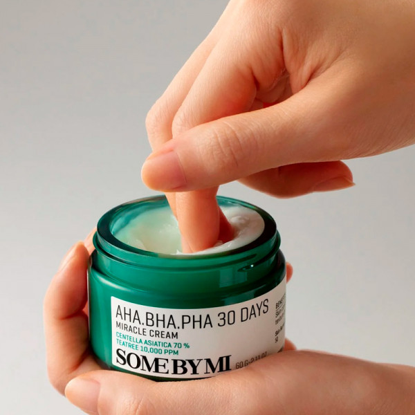 creme-miracle-aha-bha-pha-30-jours-creme-exfoliante-douce-pour-le-visage-a-l-acide-salicylique-et-a-la-centella