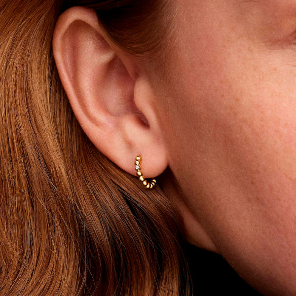 boucles-d-oreilles-creoles-embrace-avec-perles-264823c01