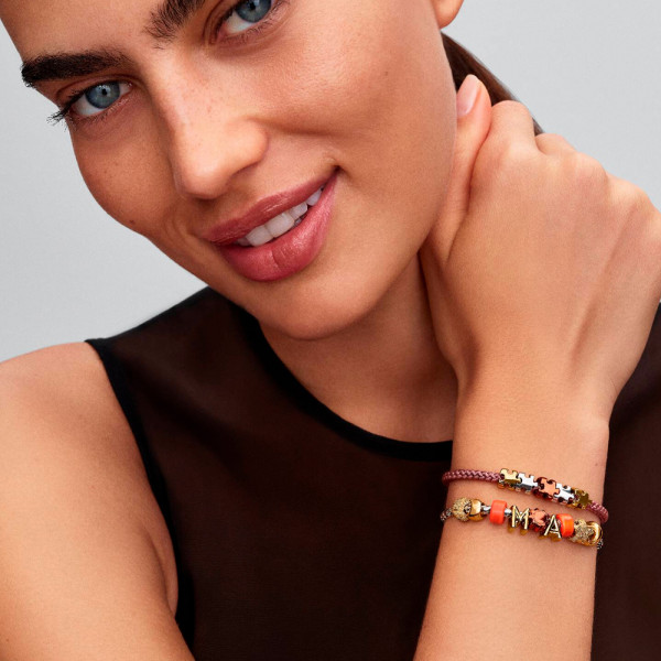 charm-mini-abeja-naranja-794903c01
