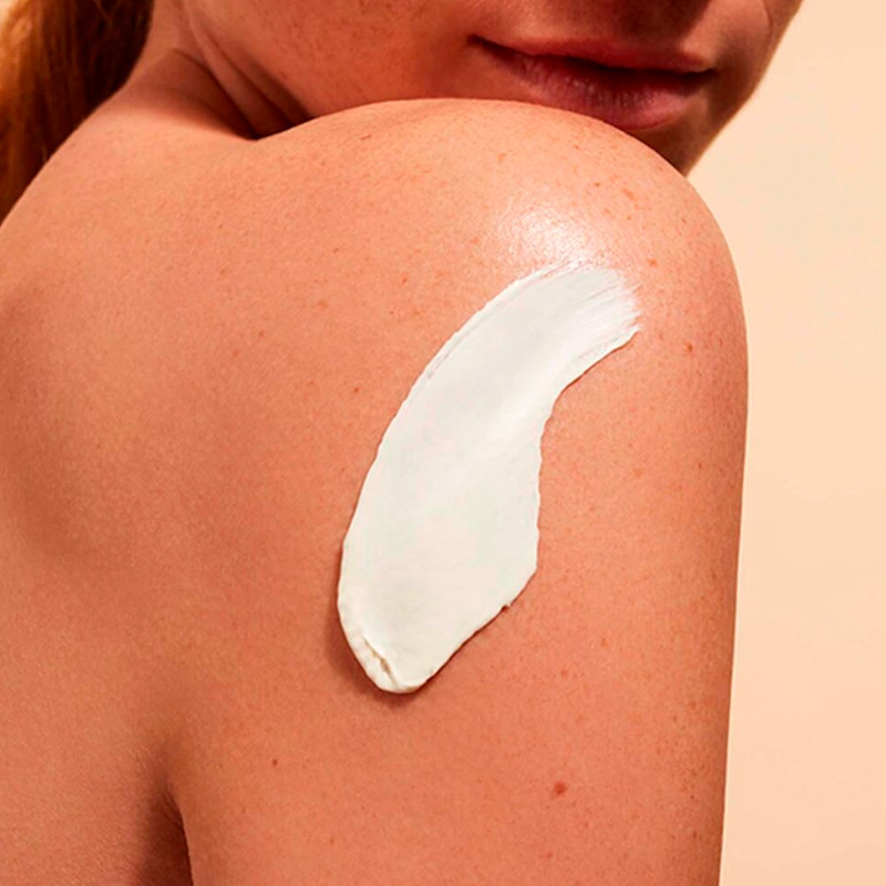 Clarins Crème Solaire Jeunesse Crema Hidratante Alta Protección SPF50+ – imagen 2