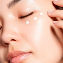 the-eye-cream-fugtgivende-og-lysnende-ojenkonturbehandling