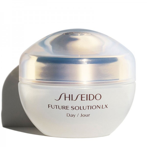 Future Solution LX Day Cream SPF20