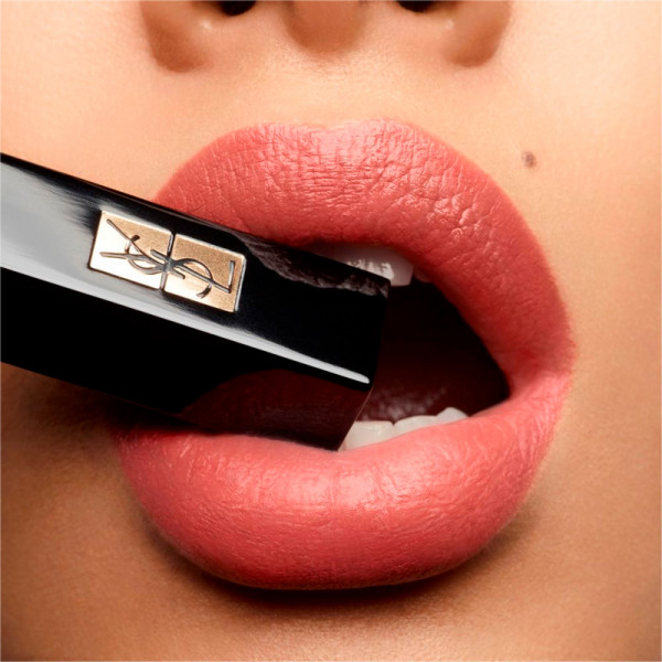rouge-pur-couture-the-slim-velvet-radical