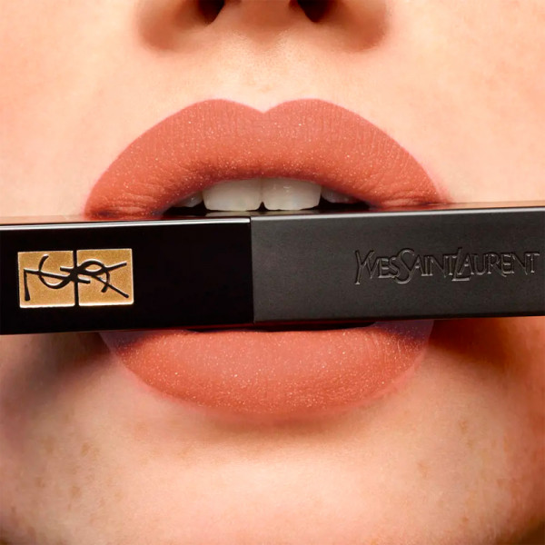 rouge-pur-couture-the-slim-velvet-radical