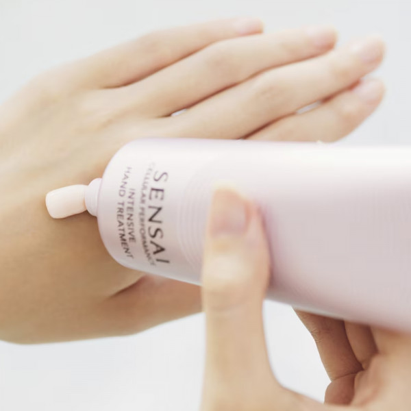 Cellular Intensive Hand Treatment