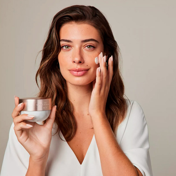 the-ritual-of-namaste-anti-ageing-day-cream