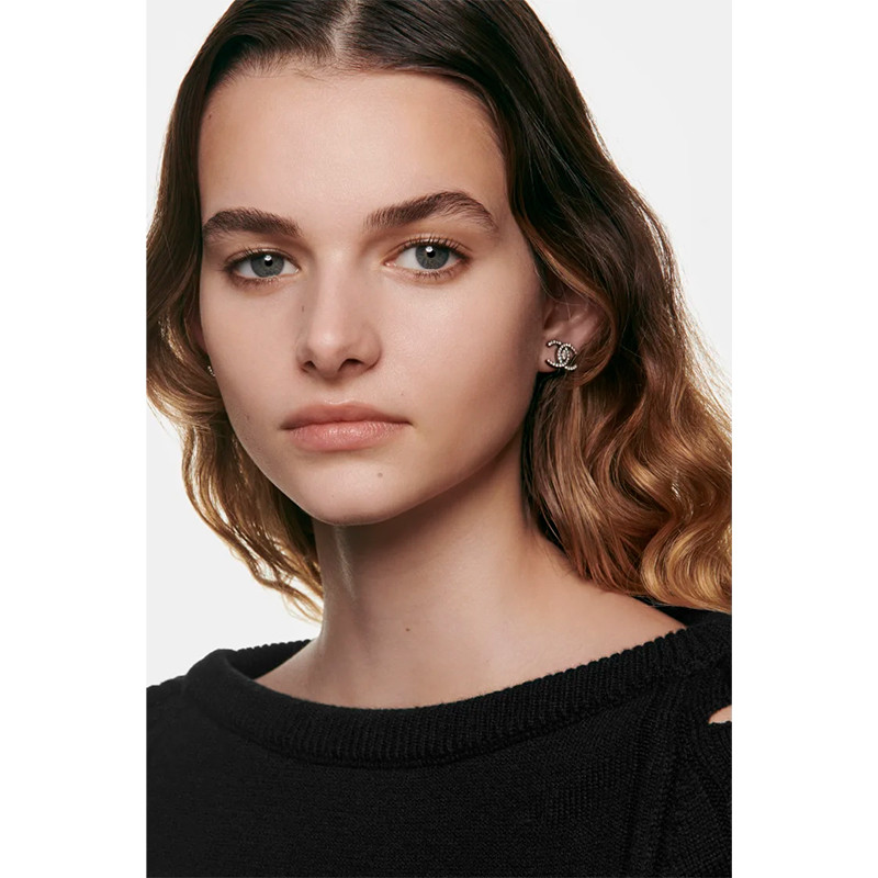fresh-makeup-foundation-with-pigment-microbubbles
