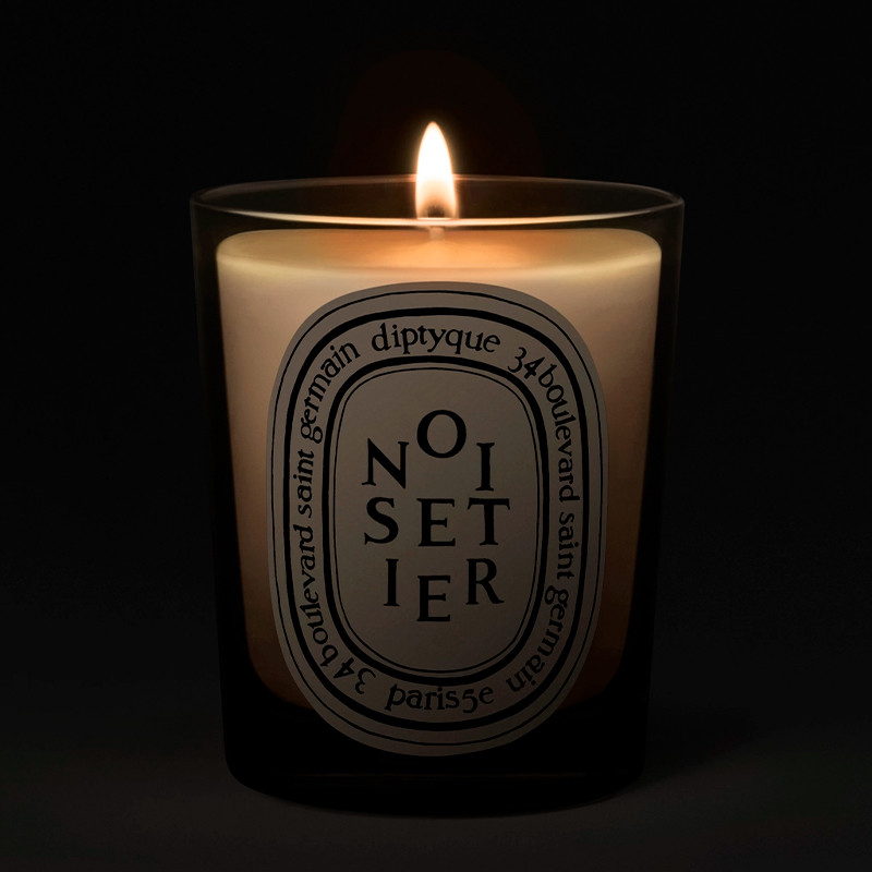 Diptyque Noisetier Vela modelo clásico