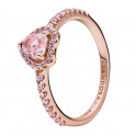 Roze verhoogde glanzende hartring 188421C04