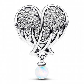 angel-wings-and-shiny-heart-charm-792980c01